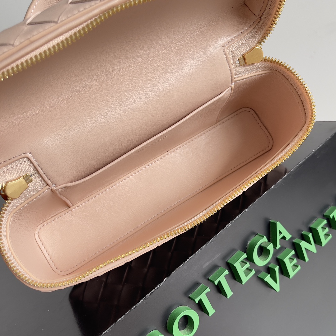 Bottega Veneta Cosmetic Bags